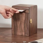 Boîte à sous en bois pour épargner