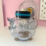 Accessoire de décoration et tirelire cochon transparente