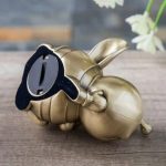Design abeille coloré pour économiser de l'argent