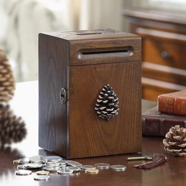 Tirelire artisanale en bois naturel design moderne