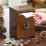 Tirelire décorative en bois, cadeau idéal