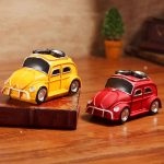 Tirelire voiture design moderne pour enfants
