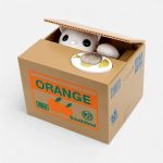 Économie avec tirelire chat carton