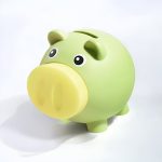 Tirelire cochon coloré pour décorer une chambre