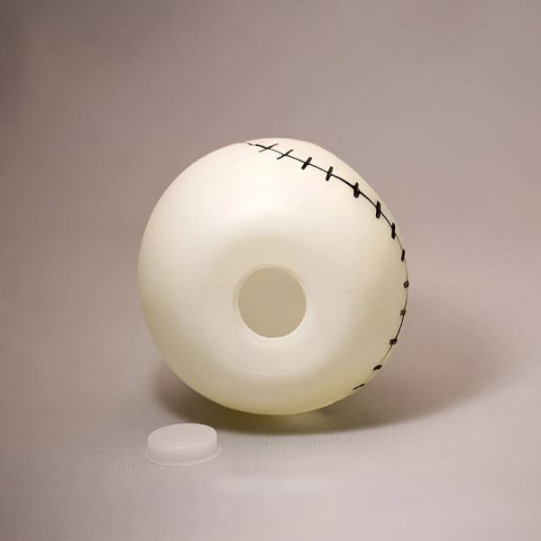 Tirelire enfantine en crâne, un objet décoratif et pratique