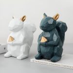 Tirelire forme écureuil, idéale pour les petits épargnants