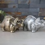 Tirelire dinosaure colorée pour enfants