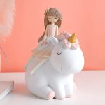 Design de tirelire licorne, inspirant l'épargne chez les enfants