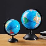 Globe terrestre comme tirelire pour adultes