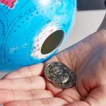 Tirelire globe pour budget et économies