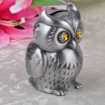 Tirelire métal en forme de hibou, design élégant