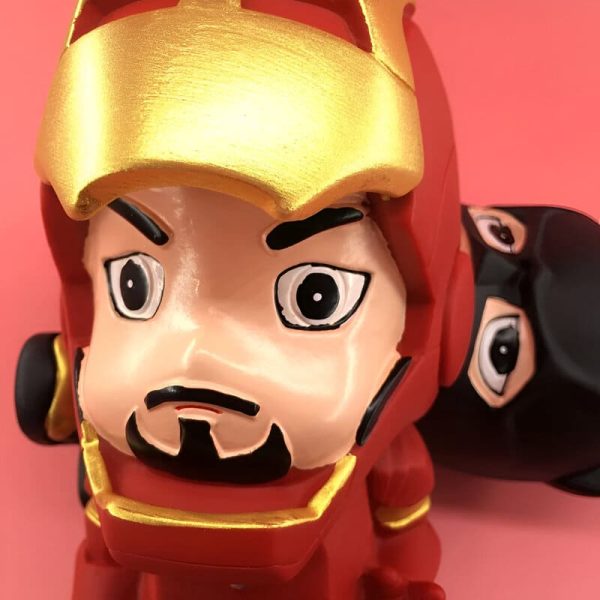 Tirelire Iron-Man, accessoire ludique pour la chambre d'enfant