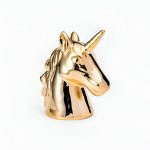 Tirelire Licorne colorée avec finition dorée