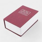 Objet de collection : tirelire en livre