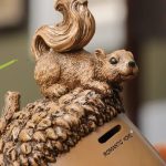 Tirelire en bois naturel, objet de décoration