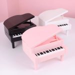 Tirelire Piano pour enfants, design ludique et coloré