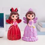 Tirelire enfant aux motifs royaux