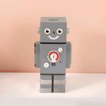 Robot en métal, tirelire idéale pour économiser