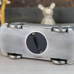 Accessoire décoratif et fonctionnel : tirelire voiture