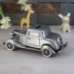Tirelire auto vintage, ajout parfait pour la déco