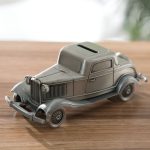 Tirelire voiture ancienne, un cadeau original