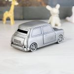 Tirelire voiture argentée pour collectionneurs